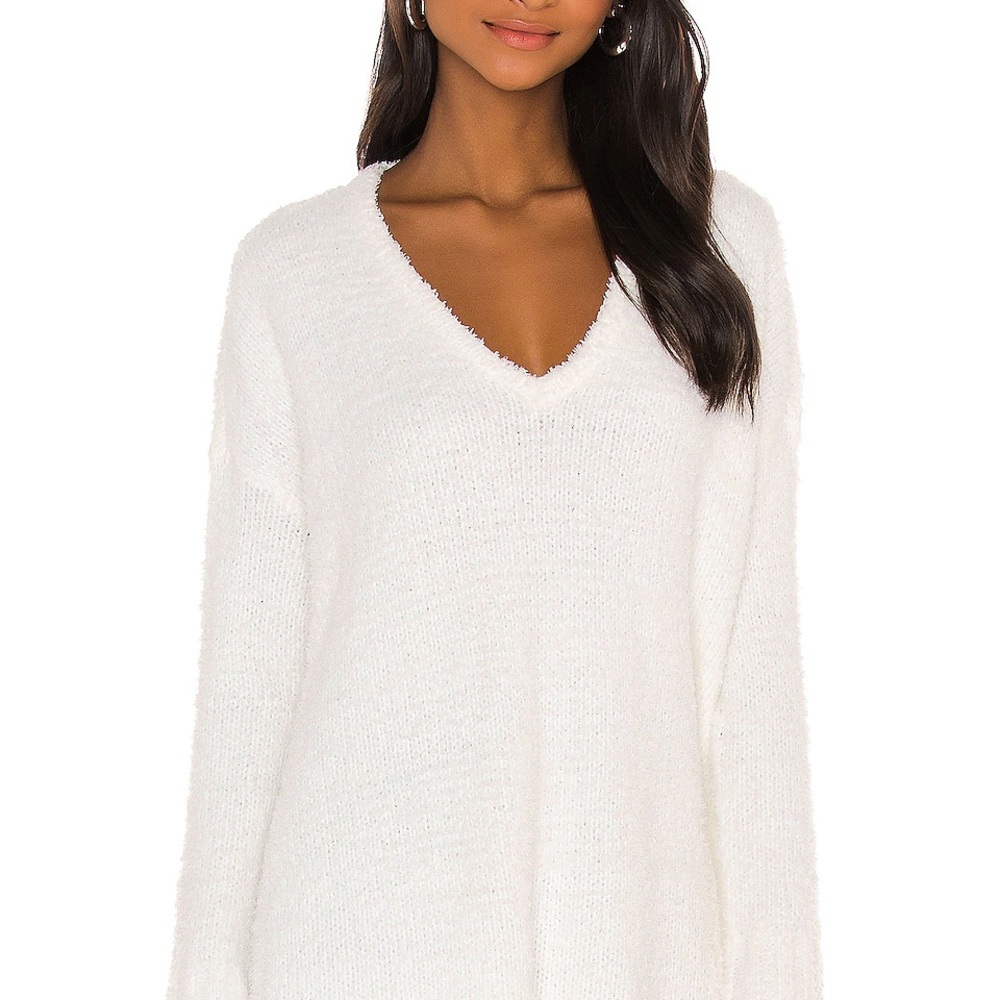 Show me Your MuMu white sweater